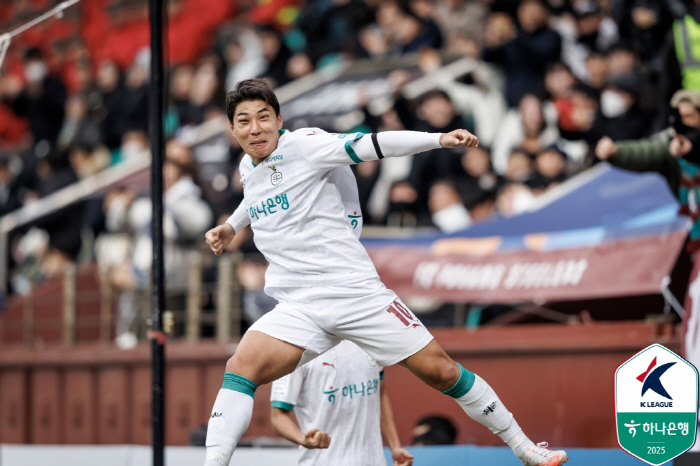 '최건주 시즌 첫 골+이적생 주민규 멀티골' 대전, 포항에 3-0 완승! 5411일 이어진 '포항 징크스'도 깼다