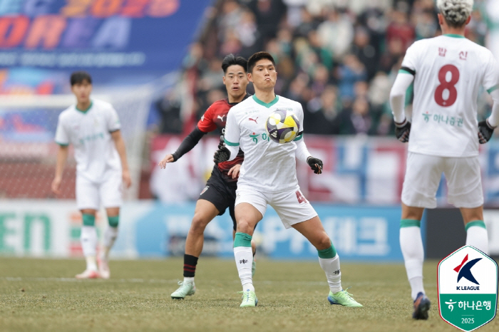 '최건주 시즌 첫 골+이적생 주민규 멀티골' 대전, 포항에 3-0 완승!…
