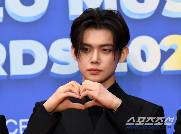 [포토] 투모로우바이투게더 연준 '하트'
