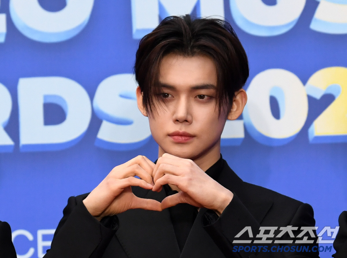[포토] 투모로우바이투게더 연준 '하트'