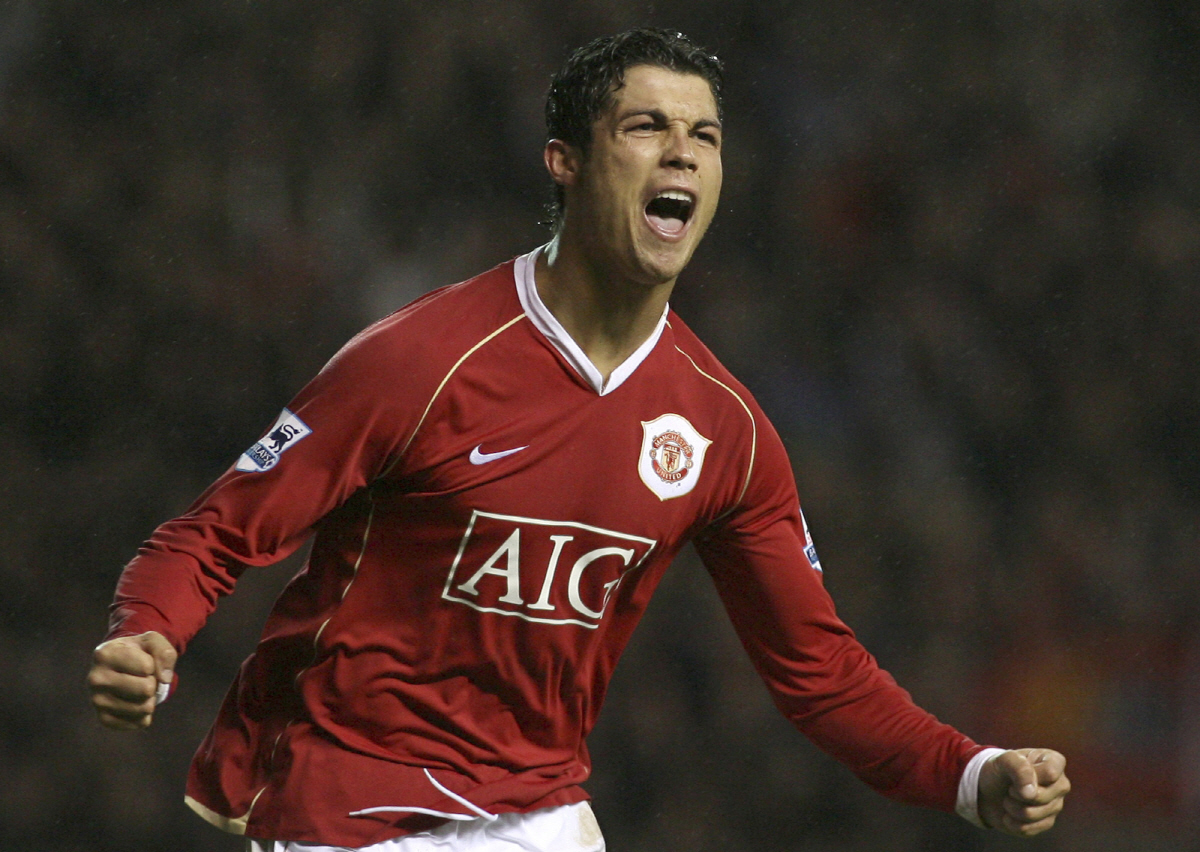 40세 호날두, 맨유 전격 복귀? 맨체스터에 'CR7' 전용기 떴다!