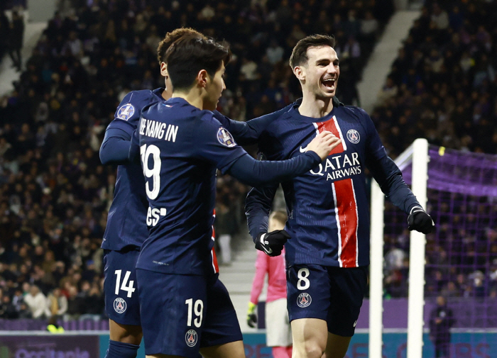 감탄 그 자체! PSG 킥 마스터 이강인, 예술적 코너킥으로 또 결승골 …