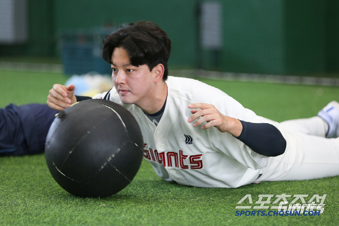 대만에 몰아친 야구 한류 "윤동희→김원중 보며 한국말 배운다"…사직 넘어…
