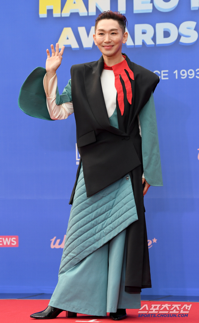 [포토] 김호영 '오늘도 텐션 업'