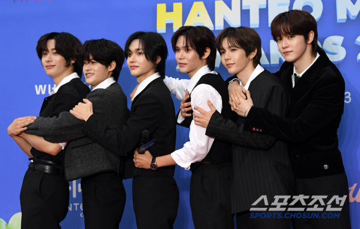 [포토] 라이즈 '추우니깐 모두 모여'