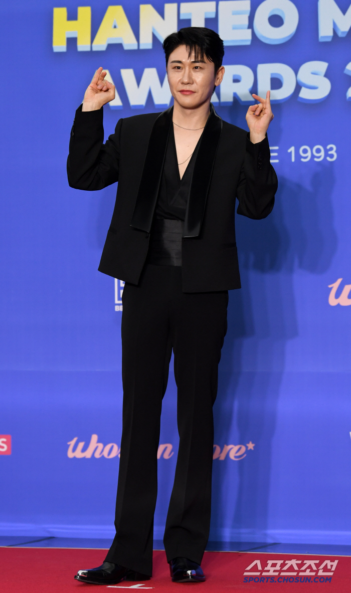 [포토] 영탁 '여심 녹이는 남자'