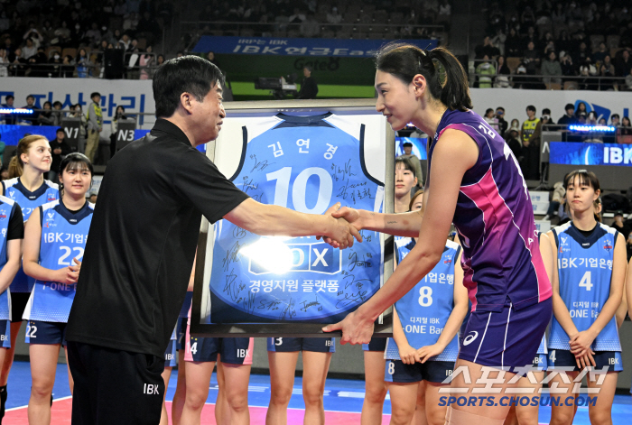 '믿기지가 않아, 마지막 화성 경기라니' 김연경 은퇴투어 시작, IBK의…
