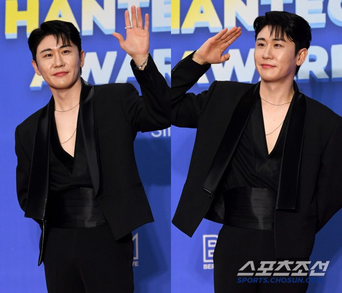 [포토] 영탁 '오늘도 찐이야'