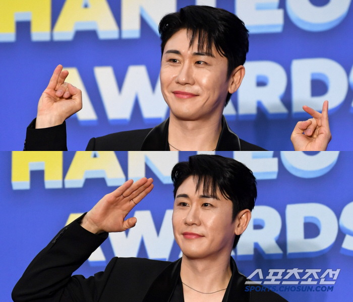 [포토] 영탁 '팬들 마음 사로잡은 비주얼'