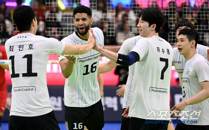 '디펜딩챔피언' 잡고 '홈 축포'를? 이보다 이상적일 수 있을까…V리그 …