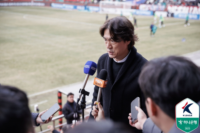 "일본처럼 유럽 사무소 필요" 홍명보 감독의 바람, 정몽규 후보의 응답 …