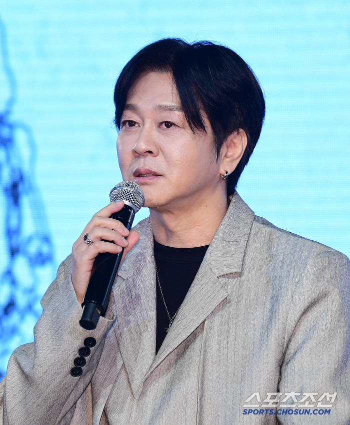 [SC현장]"살아있는 음악"…암투병 이겨낸 YB, 30주년에 'K-메탈'…