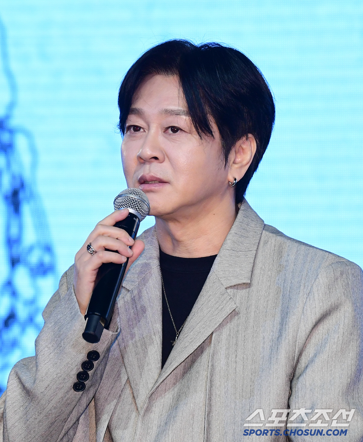 [SC현장]"살아있는 음악"…암투병 이겨낸 YB, 30주년에 'K-메탈'…