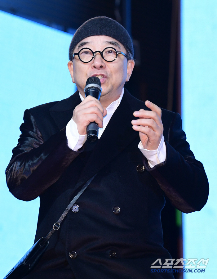 [SC현장]"살아있는 음악"…암투병 이겨낸 YB, 30주년에 'K-메탈'…