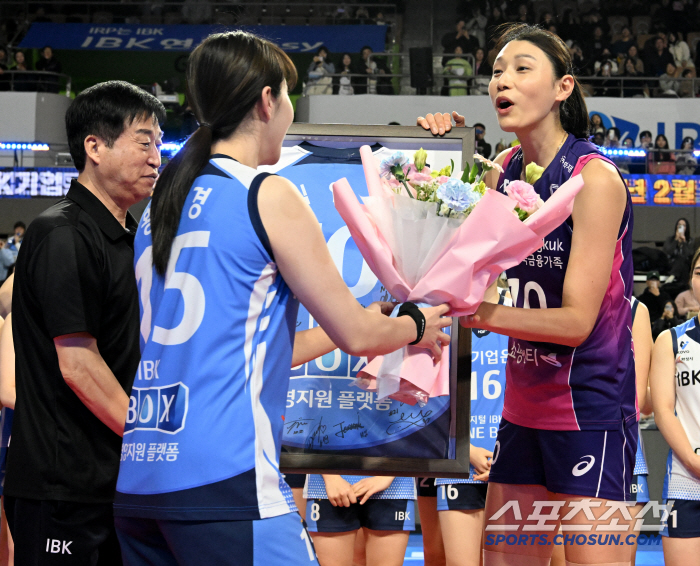 '말과 다른 행동' 김연경 은퇴 발표 그 후.. "내 생각만 했다"고 했지만 → 동료 김수지가 느낀 진심
