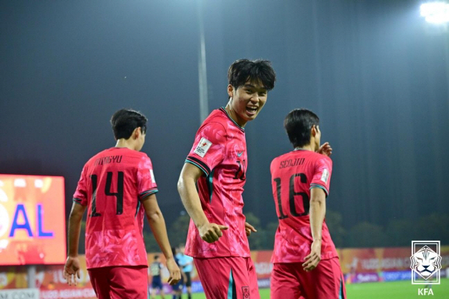 '윤도영 선제골+김태원 멀티골' 이창원호, 태국 4-1로 격파...8강행…