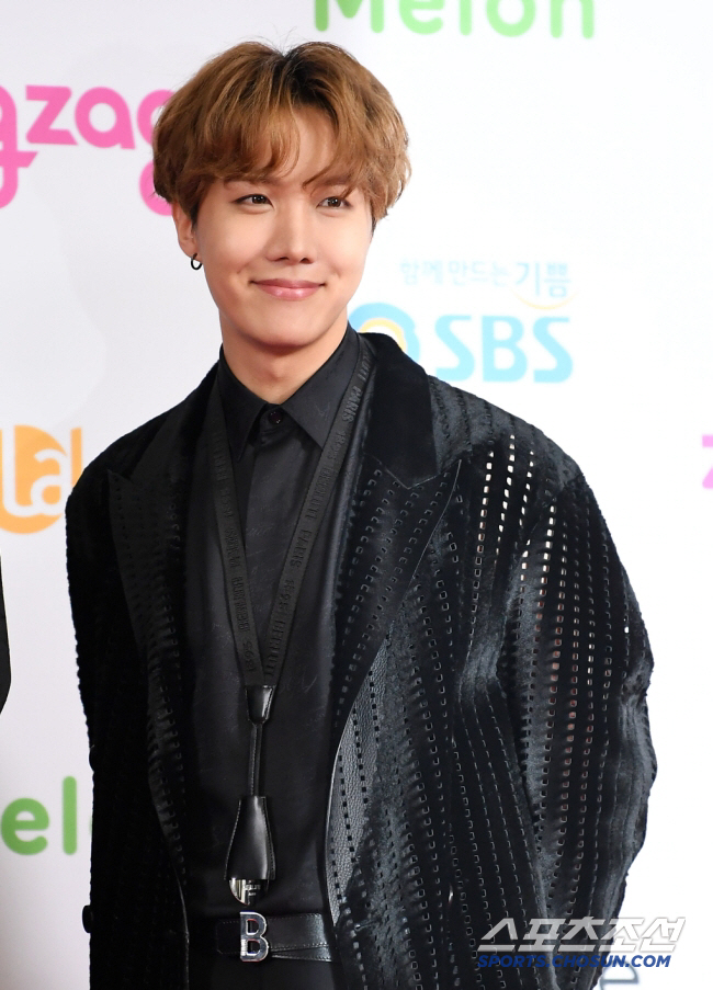 [공식] 제이홉, BTS의 희망 맞네…서울아산병원에 2억 기부 "아미에 …