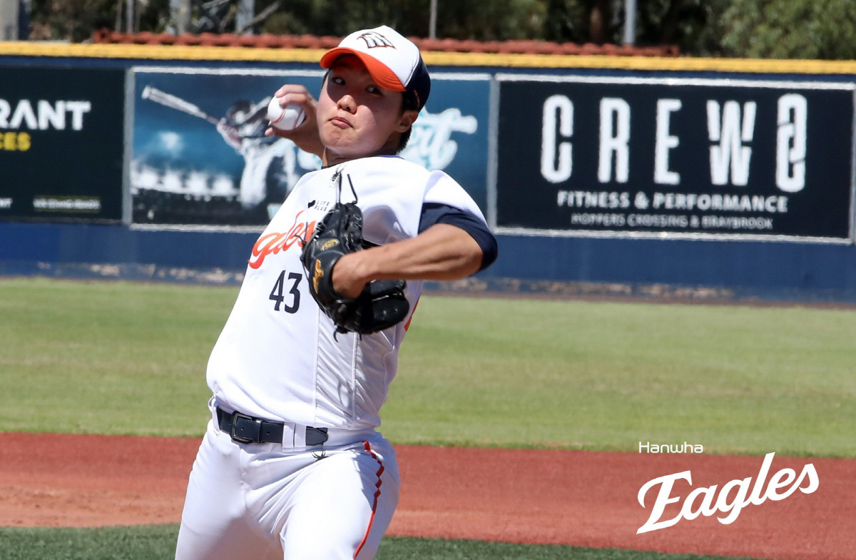 155㎞ 초특급 유망주, 그런데 2G 1이닝 2실점…"너무 기대하면 안 …