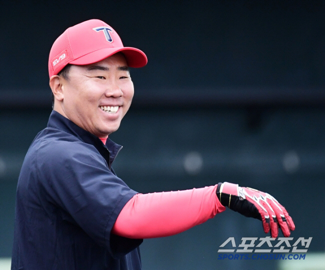"부상선수 안 나와" KIA 2연패 준비 순항, 구단 전폭적 지원 속에 …