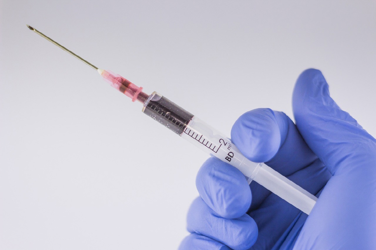며느리에 'HIV 주사기'로 찔러 '양성'…시댁식구들 범행 이유가?