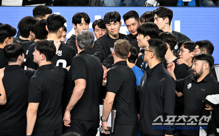 홈축포 불발→매직넘버 4 못 지웠다…사령탑의 반성 "오늘 같은 경기력이면…