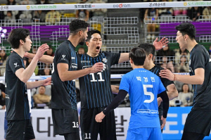 현대캐피탈·흥국생명, 동반 '최단기간 정규리그 1위' 확정할까