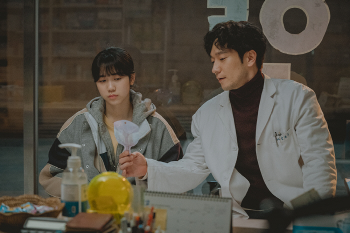 [SC리뷰] 함께 추는 군무처럼…이레X진서연X손석구의 완벽하지 않아도 괜…