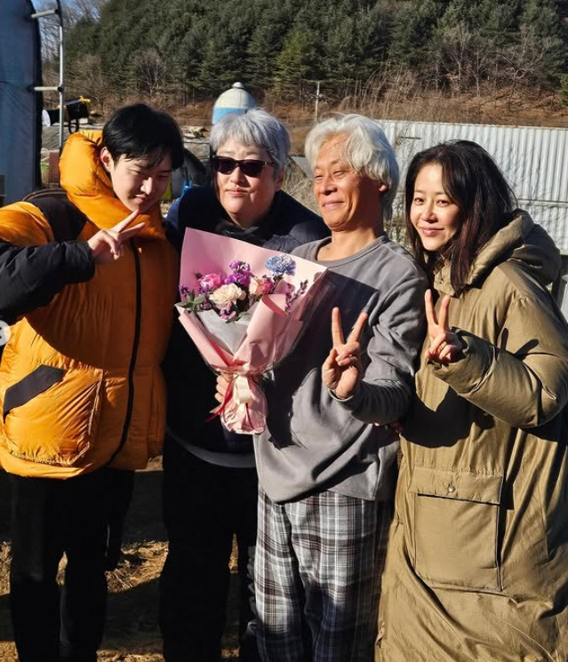 [SCin스타] 흰 머리+멍투성이 된 고현정, 무슨 일? "늦잠 자고파"