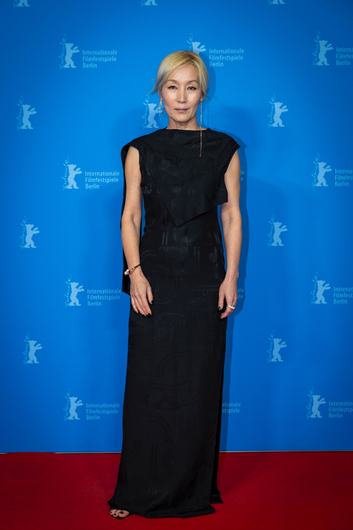 이혜영X김성철 '파과', 베를린 뜨겁게 달궜다…5월 국내 개봉 확정