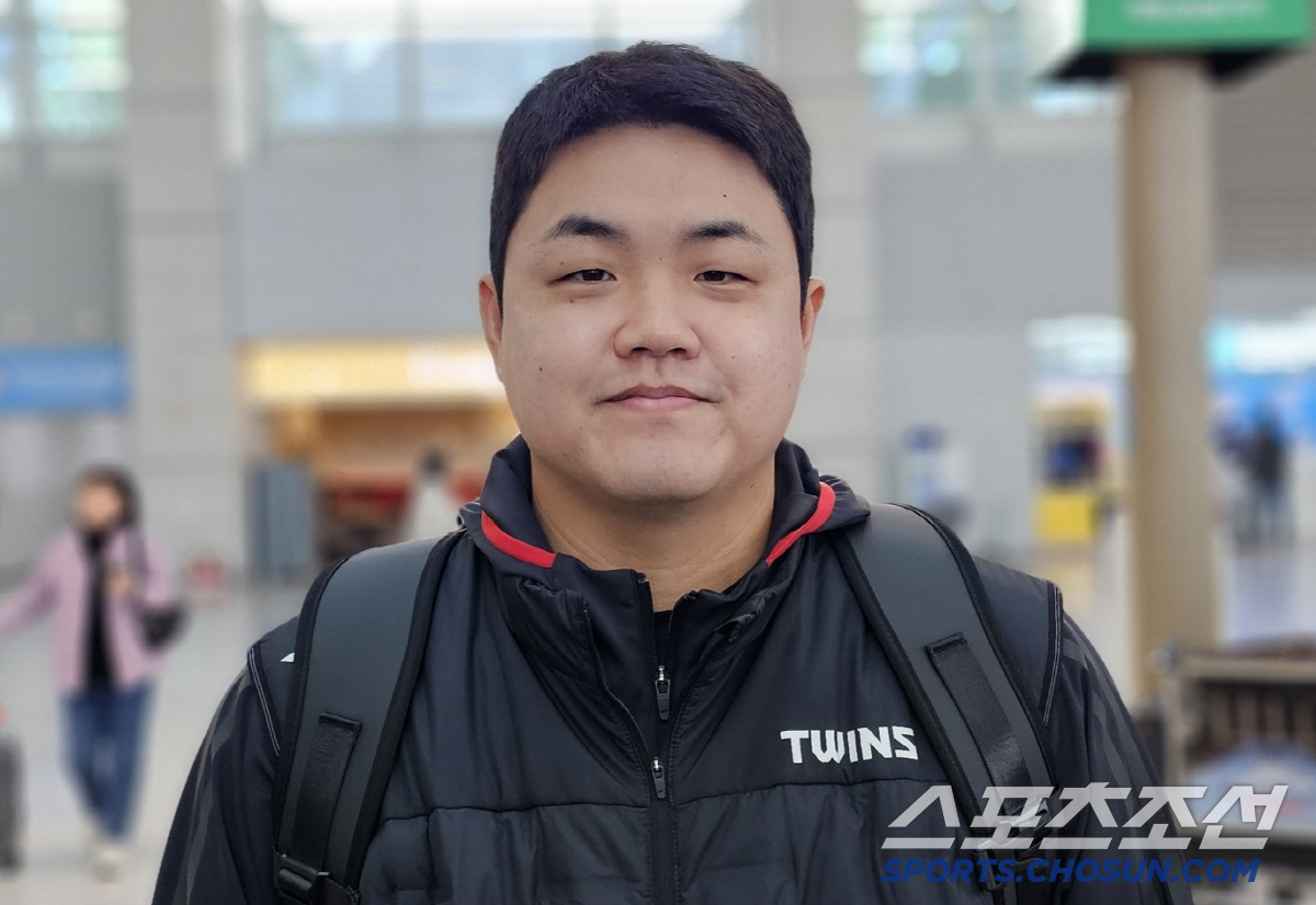 '팔꿈치 부상 괴소문' 52억 FA 알고보니 발목 염좌→X레이 이상 無→…
