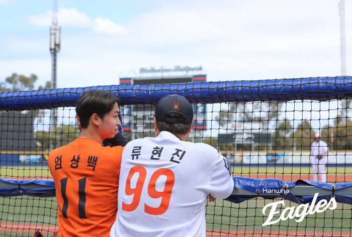 류현진과 78억 FA 맞대결→선발진 6이닝 무실점…'유종의 미' 거둔 호…