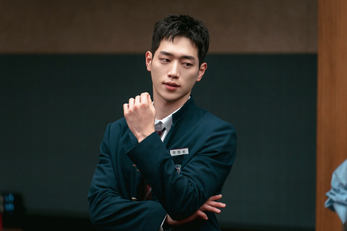 서강준, 낮에는 고등학생 밤에는 국정원 요원..'언더커버 하이스쿨' 극과…