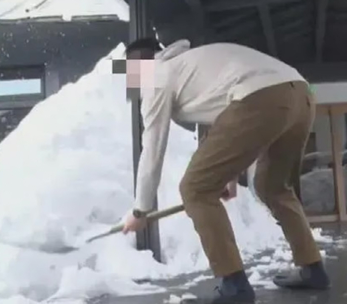 日 '눈 치우기' 여행 상품 등장…237만원 내면 체험 가능