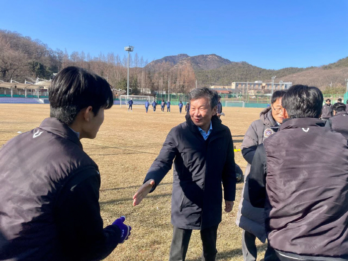 "KFA 회장 선거 D-5" 사실상 대세 잡은 정몽규, 대반전 노리는 신…