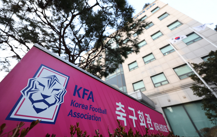 "KFA 회장 선거 D-5" 사실상 대세 잡은 정몽규, 대반전 노리는 신…