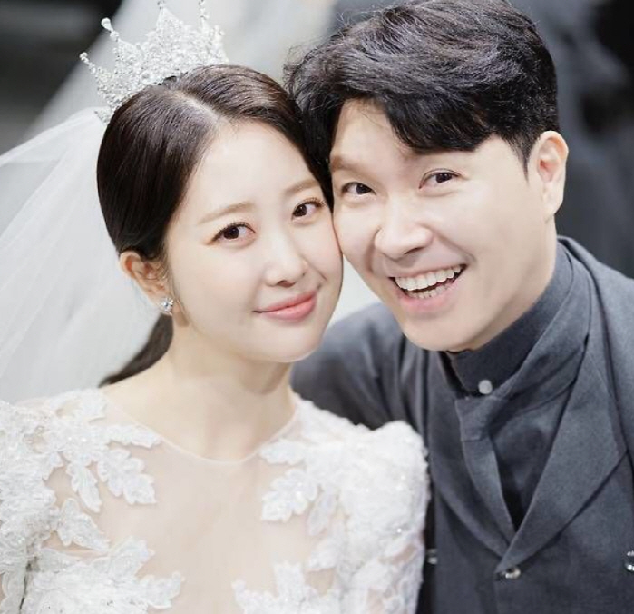 박수홍♥김다예, 생활고 이겨냈다…압구정 70억 아파트 매수 '45억은 자…
