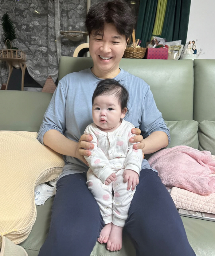 박수홍♥김다예, '70억' 새 집 구했다..."공동명의로 압구정 아파트 …