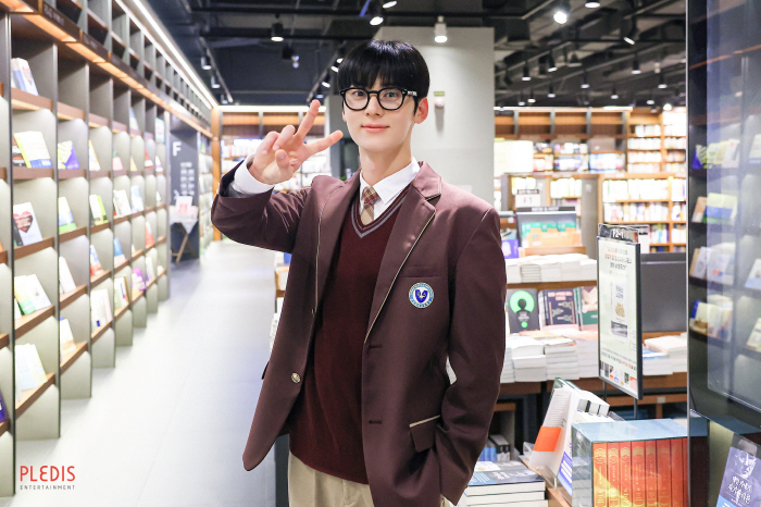 맑눈광·힘숨찐..황민현, '스터디그룹'으로 액션 인정받았다