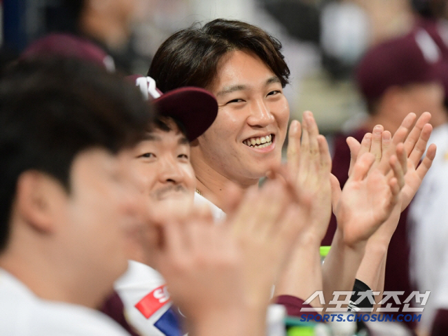 치욕의 9연패..'한일전 선발' 안우진이라면 → KBO는 일단 문 열었다
