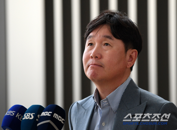 치욕의 9연패..'한일전 선발' 안우진이라면 → KBO는 일단 문 열었다