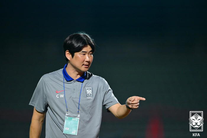 '김태원 극장 동점골 쾅!' 한국, 올해 첫 한일전에서 1대1 비기며 '…