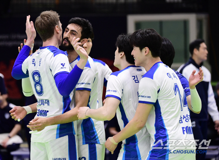 '봄배구 산술적 가능성' 삼성화재, 한국전력 3-0 셧아웃! 모처럼 승점…