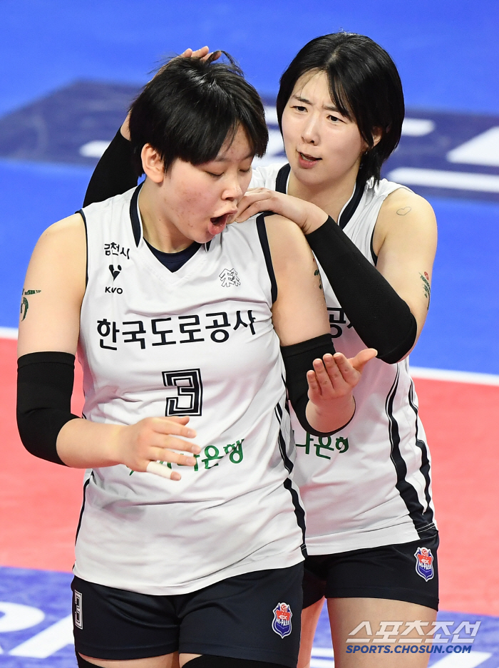 "베스트 멤버로 끝까지" 타나차→강소휘 삼각편대 '47득점 합작' 날아올…