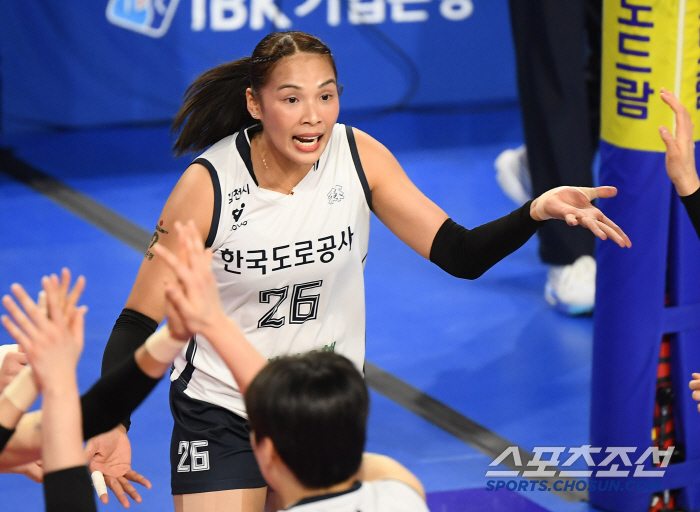 "베스트 멤버로 끝까지" 타나차→강소휘 삼각편대 '47득점 합작' 날아올…