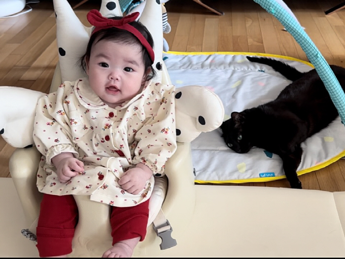박수홍, 자식농사 대박났다...4개월 딸, 짙은 쌍꺼풀 자랑 "미모 갱신…