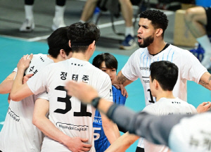 현대캐피탈, 우리카드 꺾고 최단기간 정규리그 1위 확정(종합)