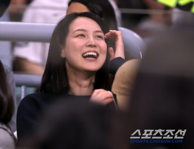 사사키 깜짝 결혼 발표, 어쩜 이리도 오타니와 닮았을까, "아내 실제 봐…
