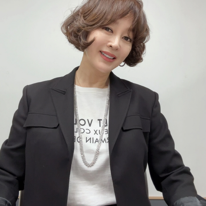 이승연, 의미심장 글 "인생에 예기치 않는 손님..사나운 기간 보내"