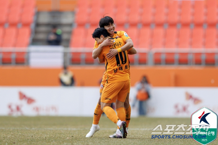 "왼발의 이동경 원더골 美쳤다!" 김천,제주 원정서 3대2 짜릿 역전승!…