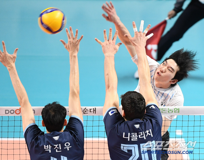 '역대 최강' 현대캐피탈 사상 첫 5라운드 1위 확정. 7년만에 1위 탈…